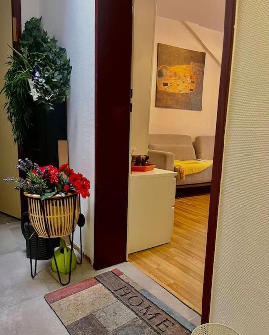 Apartment Near Central Station Цюрих Экстерьер фото